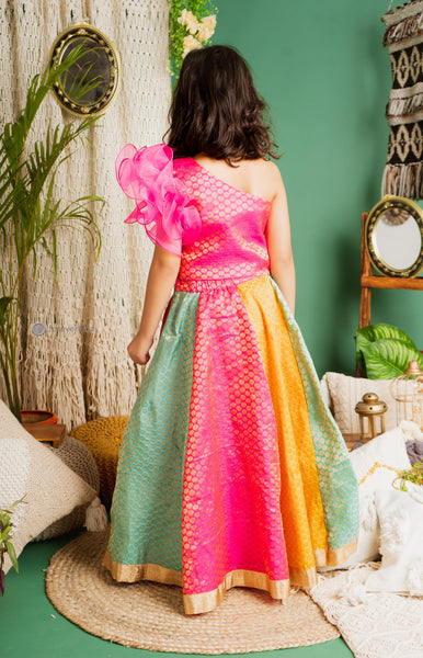 53 Best Modern Lehenga ideas | modern lehenga, lehenga, indian outfits